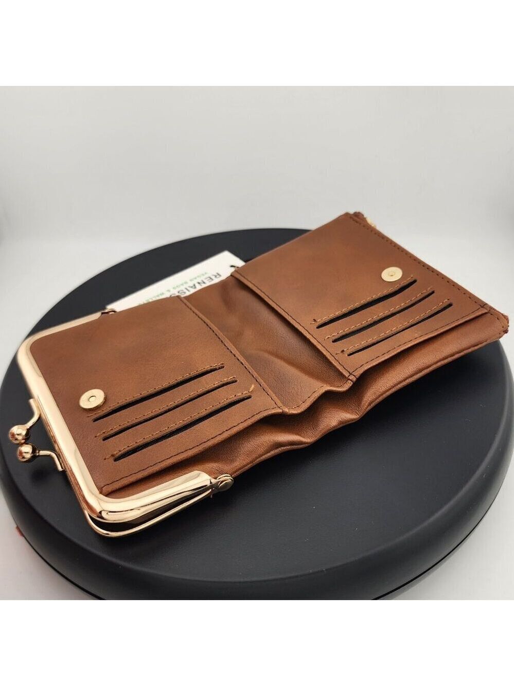 Brown Wallet – Minimalist Design for Everyday Use - Picture 5 of 7